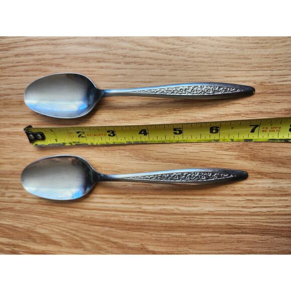 International Silver Petal Lane Stainless Oval Soup Spoons Set of 2 USA Vtg 7" - Picture 2 of 7